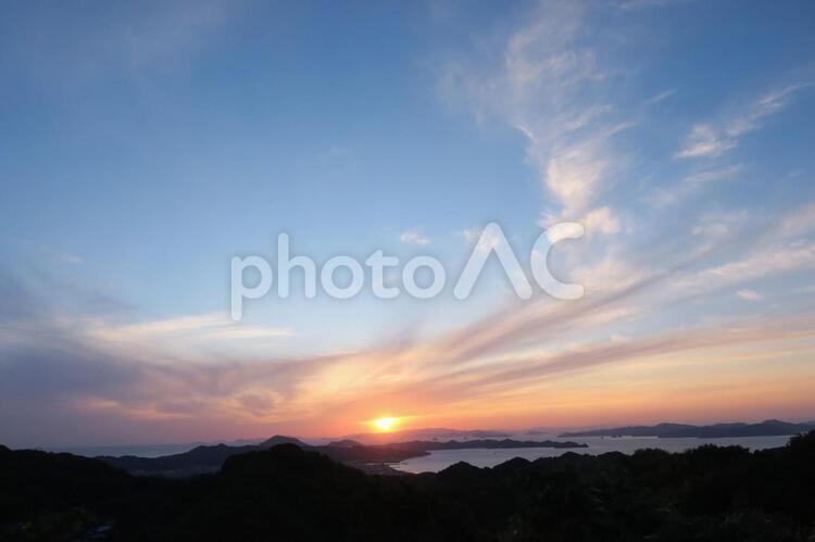 瀬戸の夕日 日暮れ,太陽,暁の写真素材