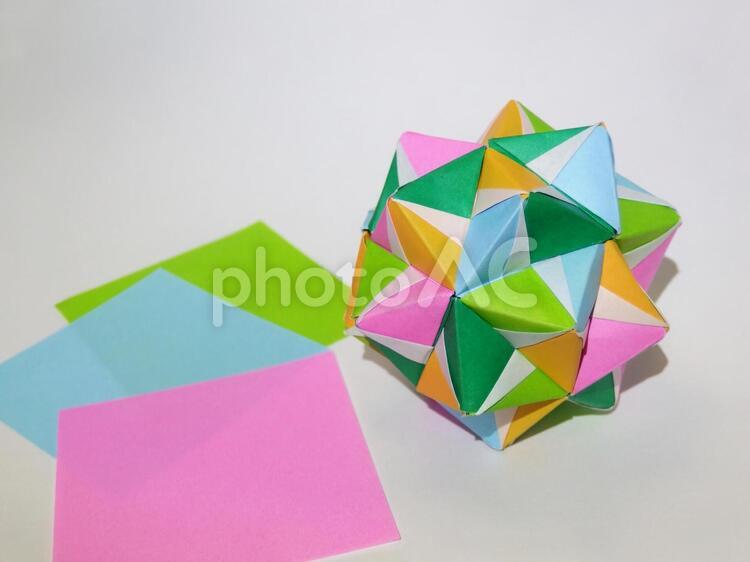 折り紙とくす玉 折り紙,くす玉,完成の写真素材