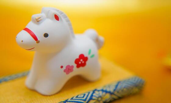 梅模様の干支の午土鈴の置物 馬,干支,午年の写真素材