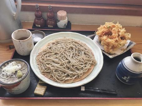 かき揚げざる蕎麦 かき揚げざる蕎麦 かき揚げ,天ぷら,ざる蕎麦の写真素材