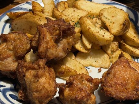 揚げ物 ポテト,揚げ物,唐揚げの写真素材