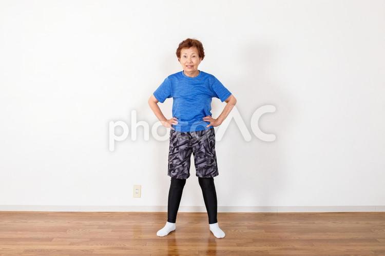 運動するシニア女性 高齢者,高齢,女性の写真素材