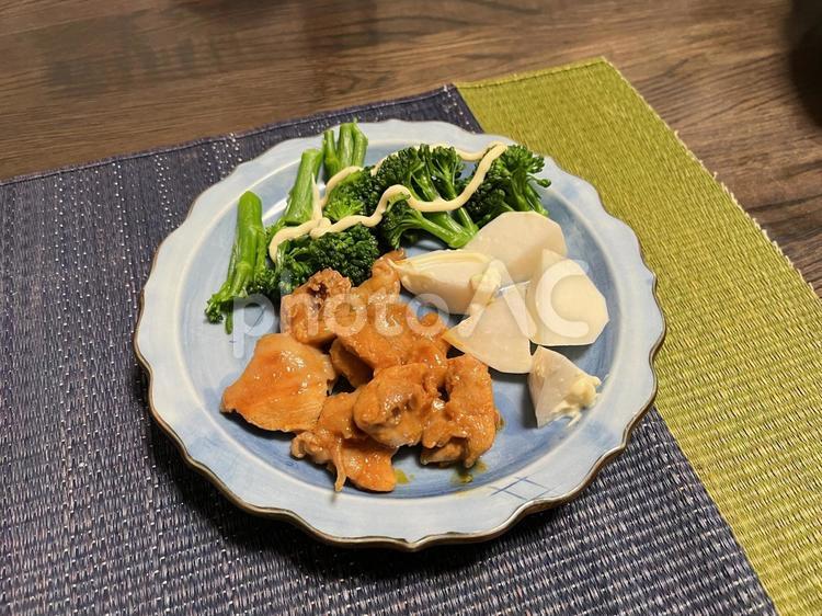 肉と野菜のおかず ブロッコリー,かぶ,蕪の写真素材