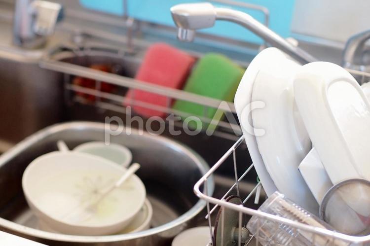 洗い物がたまった台所シンク イメージ画像 洗い物,皿洗い,家事代行の写真素材