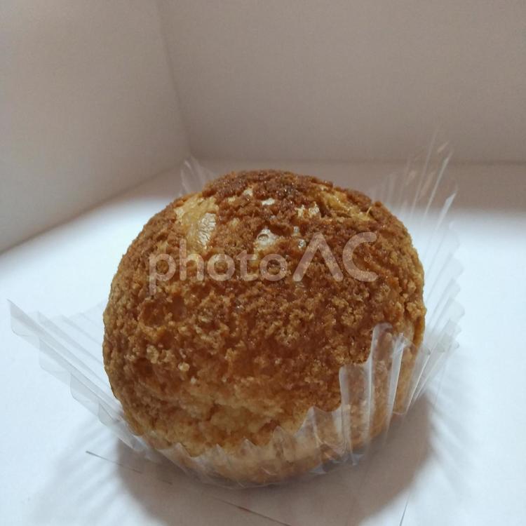 カスタードのカリカリ生地のシュークリーム カスタード,シュークリーム,生菓子の写真素材