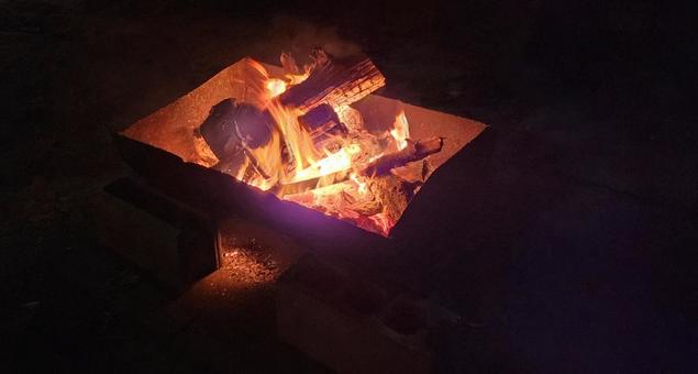 たき火 たき火 焚火,火,炎の写真素材