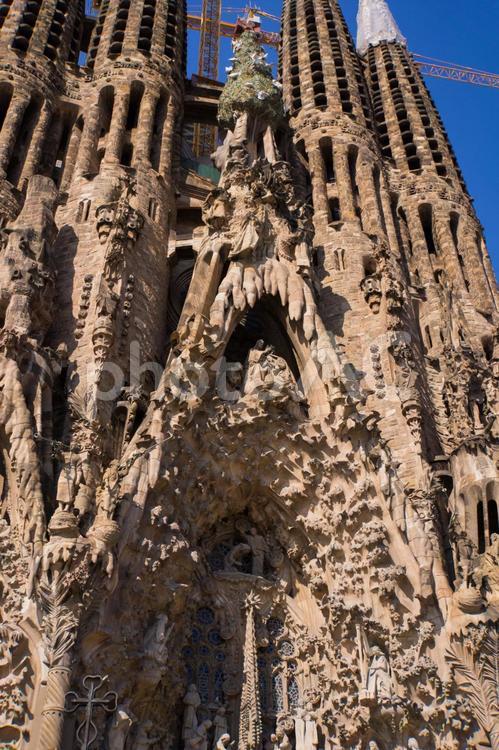 [スペイン]建築中のサグラダファミリア サグラダファミリア,サグラダ・ファミリア,全景の写真素材