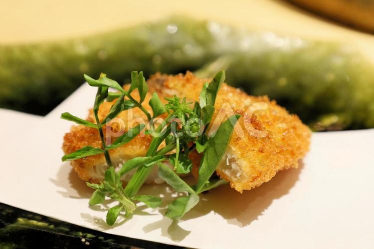 鰆の香草揚げ 鰆の香草揚げ 料理,鮨屋,割烹料理の写真素材
