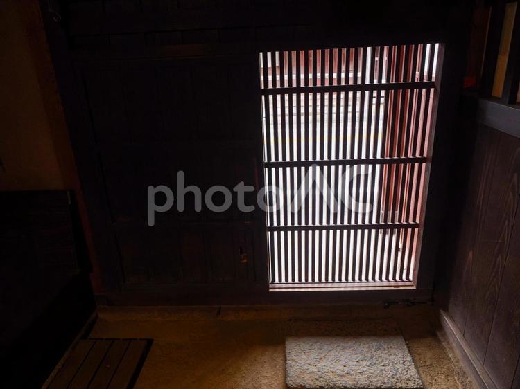 格子戸のある風景 格子戸,玄関,戸の写真素材