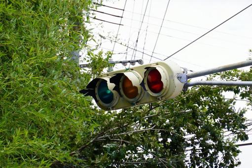 Damaged traffic light, JPG