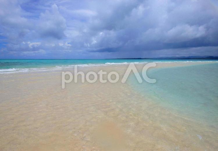 青い海と砂浜 日本,沖縄,海の写真素材