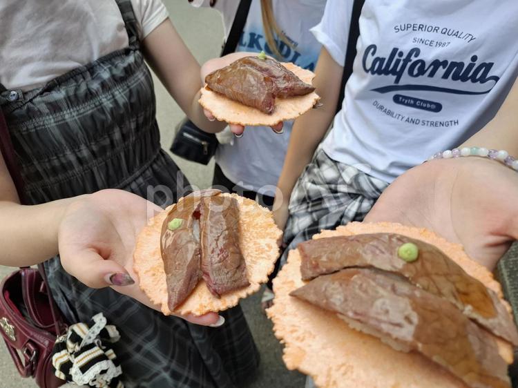 飛騨牛の握り 高山市,食べ歩き,飛騨牛の写真素材