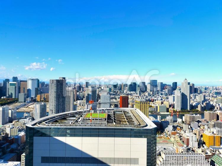 青空の下の東京の街並み 東京,ビル街,青空の写真素材