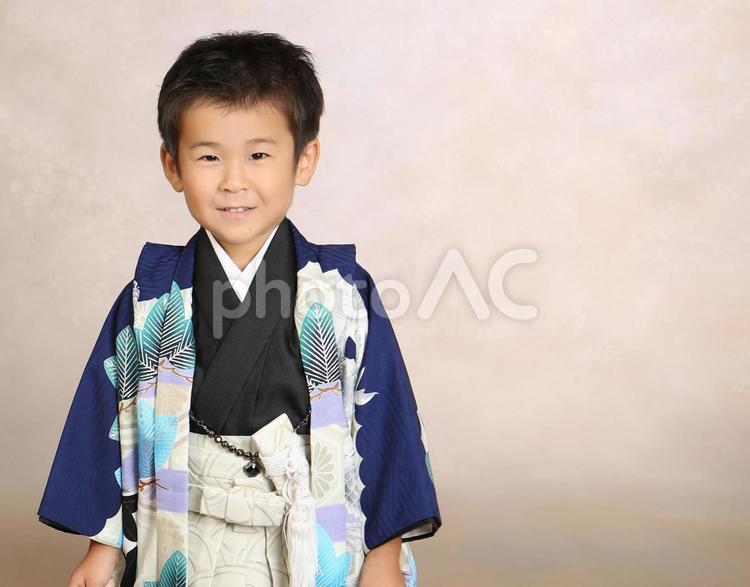 七五三の記念撮影する男の子 七五三,子供,祝うの写真素材