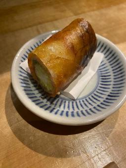 ヤングコーンの春巻き ヤングコーンの春巻き 料理,ご飯,晩御飯の写真素材