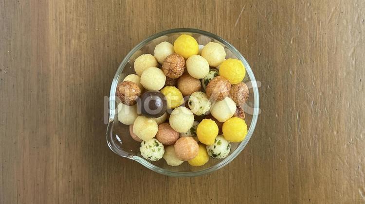 ひなあられ（小鉢、真俯瞰、ヨコ） ひなあられ,ひな祭り,あられの写真素材