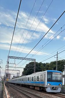 スピード感ある鉄道の縦構図 電車,鉄道,線路の写真素材