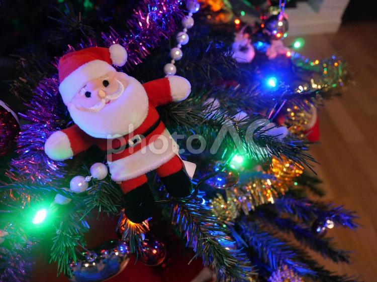 クリスマスツリー サンタクロース クリスマス,クリスマスツリー,飾りの写真素材