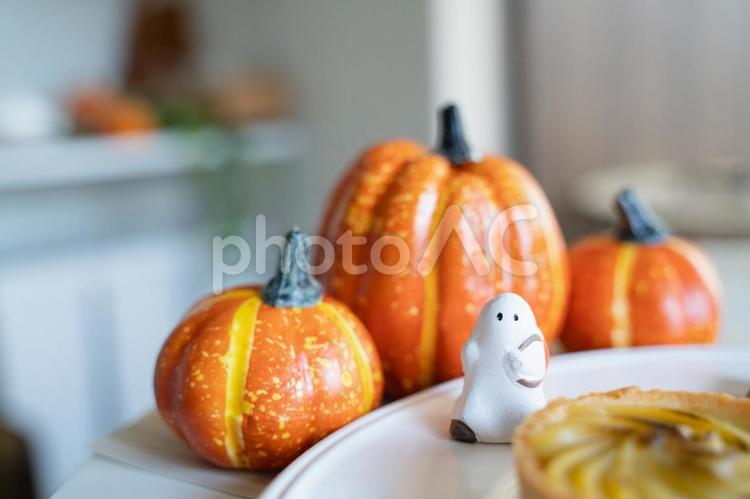 かぼちゃとお化けのハロウィンの壁紙 ハロウィン,秋,インテリアの写真素材
