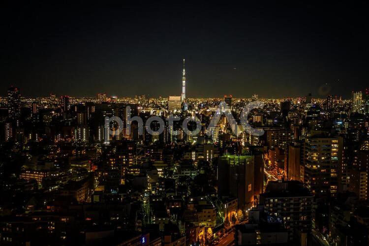 文京シビックセンターから見えるスカイツリー１１ skytree,tokyoskytree,オフィスビルの写真素材