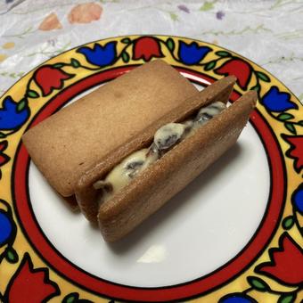Photo, butter sandwich, raisins, sweets, 