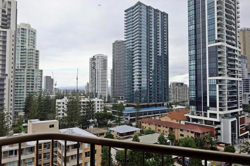 ベランダから高層ホテル群の眺め ゴールドコースト,ボイジャーリゾート,オーストラリアの写真素材