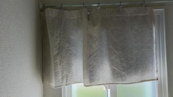 西日を避けるための窓際 西日を避けるための窓際の写真