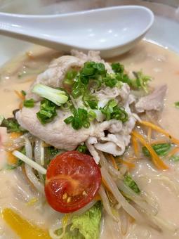豚しゃぶサラダ麺 豚しゃぶサラダ麺 豚しゃぶ,サラダ麺,冷麺の写真素材