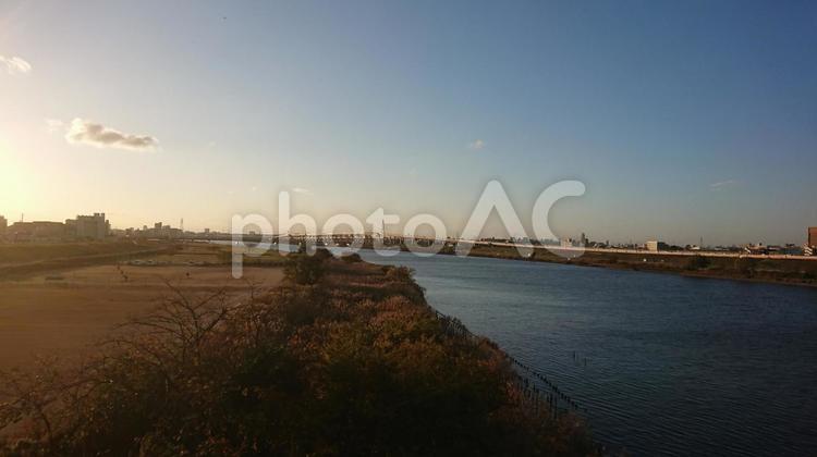 夕暮れと河川 夕暮れ,空,自然の写真素材
