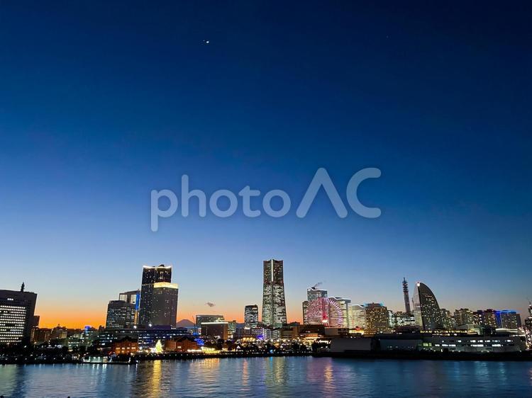 みなとみらいの夕景 みなとみらい,夜景,横浜の写真素材