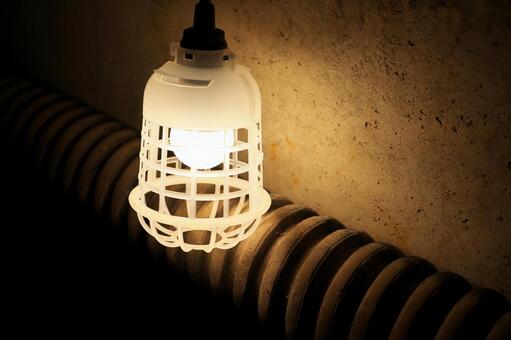 闇を照らすライト ライト,灯り,明かりの写真素材