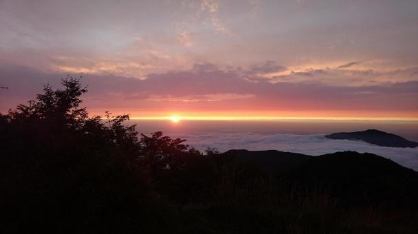 夕焼けと雲海 夕焼けと雲海の写真