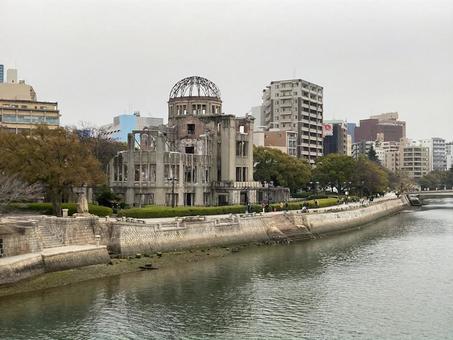 原爆ドーム 原爆ドーム,広島平和記念碑,広島県の写真素材