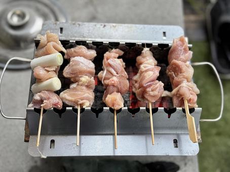 炭火で焼く焼き鳥の準備 焼き鳥,やきとり,鶏肉の写真素材