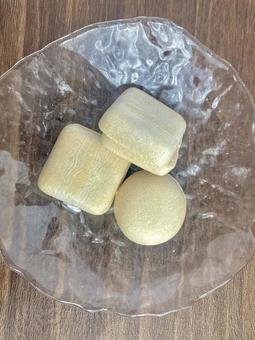 お皿の上の最中のイメージ お皿の上の最中のイメージ 最中,もなか,皿の写真素材