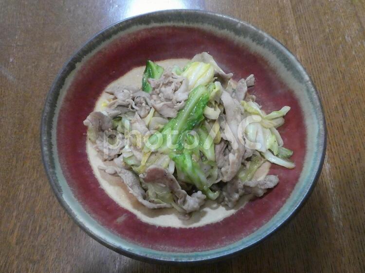 豚肉ときゃべつの炒め物 豚肉,きゃべつ,キャベツの写真素材