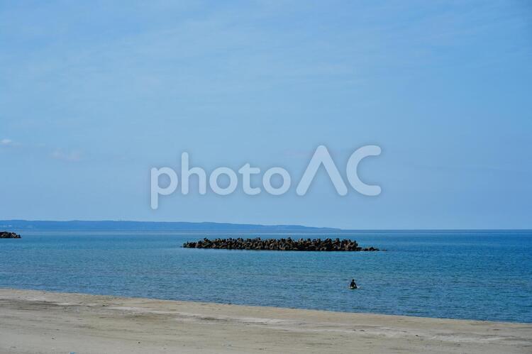 快晴の海水浴場の風景 快晴,夏,海水浴場の写真素材