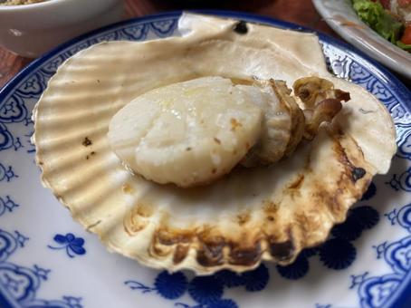 ホタテの姿焼き ホタテの姿焼きの写真