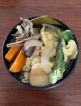 Photo, a lot of miso soup, ingredients for miso soup, ginseng, 