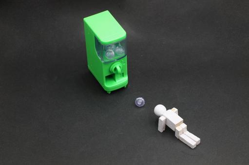ガチャにはずれた人 ガチャにはずれた人 ガチャ,カプセルトイ,ガチャガチャの写真素材