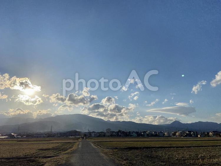 夕日・太陽・雲・空・風景画像 夕日,太陽,雲の写真素材