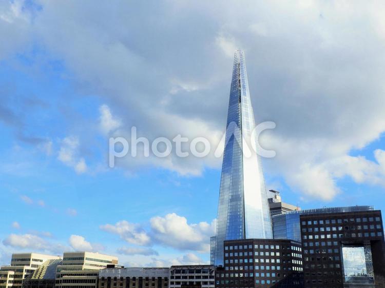 ロンドンの町並みとザ・シャード シャード,ロンドン,タワーの写真素材