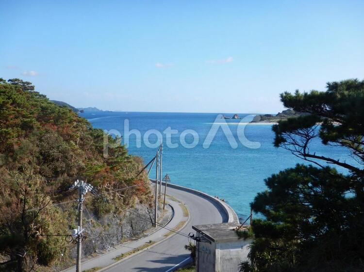 座間味島坂の上から臨む海 海岸,海,浜の写真素材