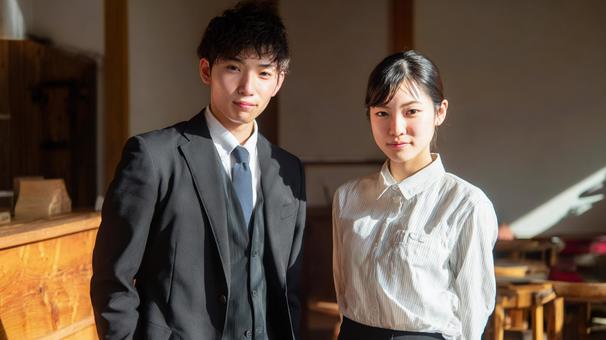 爽やかな新入社員の笑顔 爽やかな新入社員の笑顔の写真