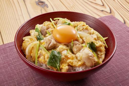 親子丼 卵黄のせ 親子丼 卵黄のせ 親子丼,丼,シズル感の写真素材