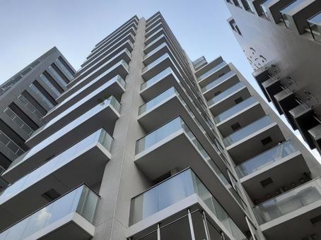 高層マンションと青空 高層マンションと青空 高層,マンション,不動産の写真素材