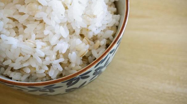 白米に麦を混ぜた麦ごはん 白米に麦を混ぜた麦ごはん 麦ごはん,麦飯,麦の写真素材