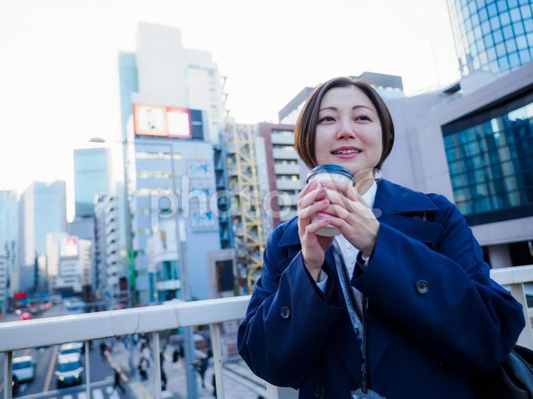 27：外出するビジネスウーマン 女性,女の子,人物の写真素材