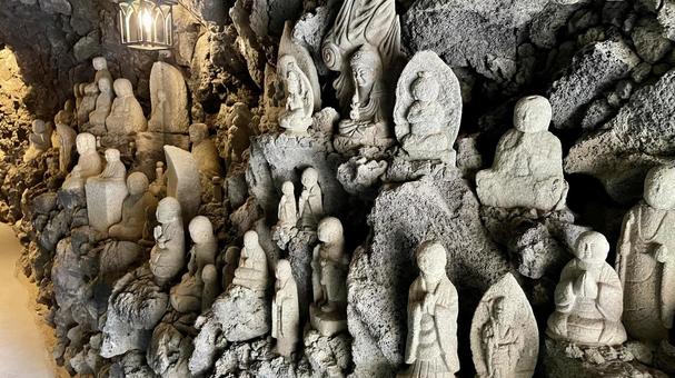 千佛洞の地蔵たち 千佛洞の地蔵たち 千佛洞,地獄峡,地蔵の写真素材