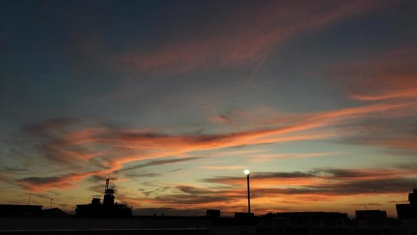 街の夕暮れ 街の夕暮れの写真